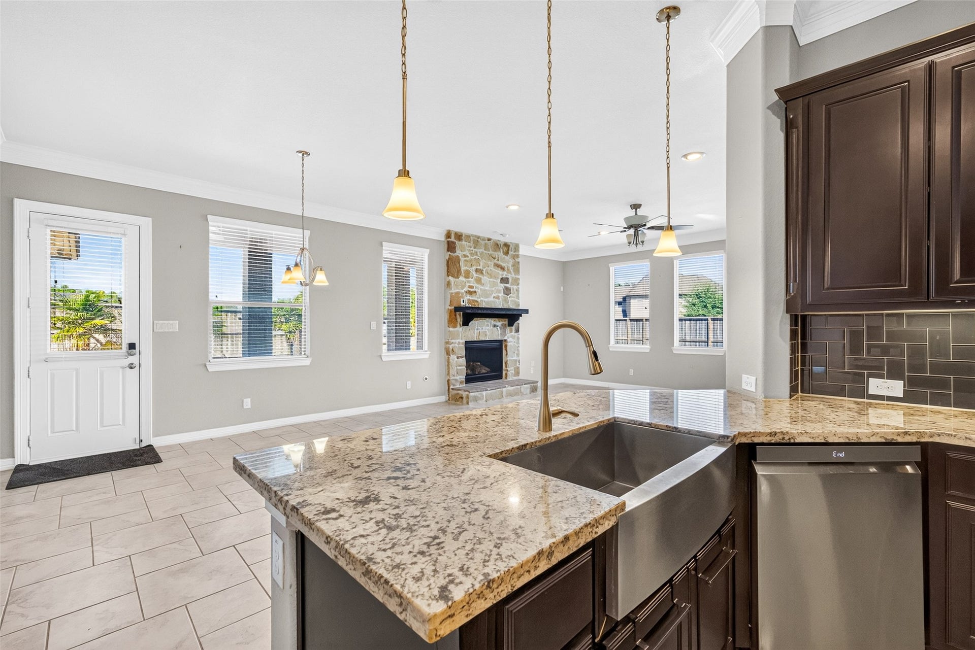 1902 Creekwood Lane, Friendswood, TX 77546 1902 Creekwood Lane, Friendswood, TX 77546