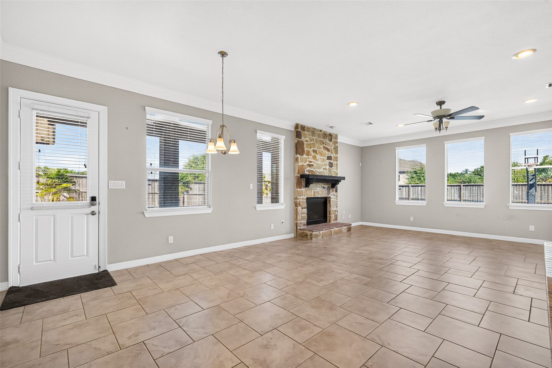 1902 Creekwood Lane, Friendswood, TX 77546 1902 Creekwood Lane, Friendswood, TX 77546