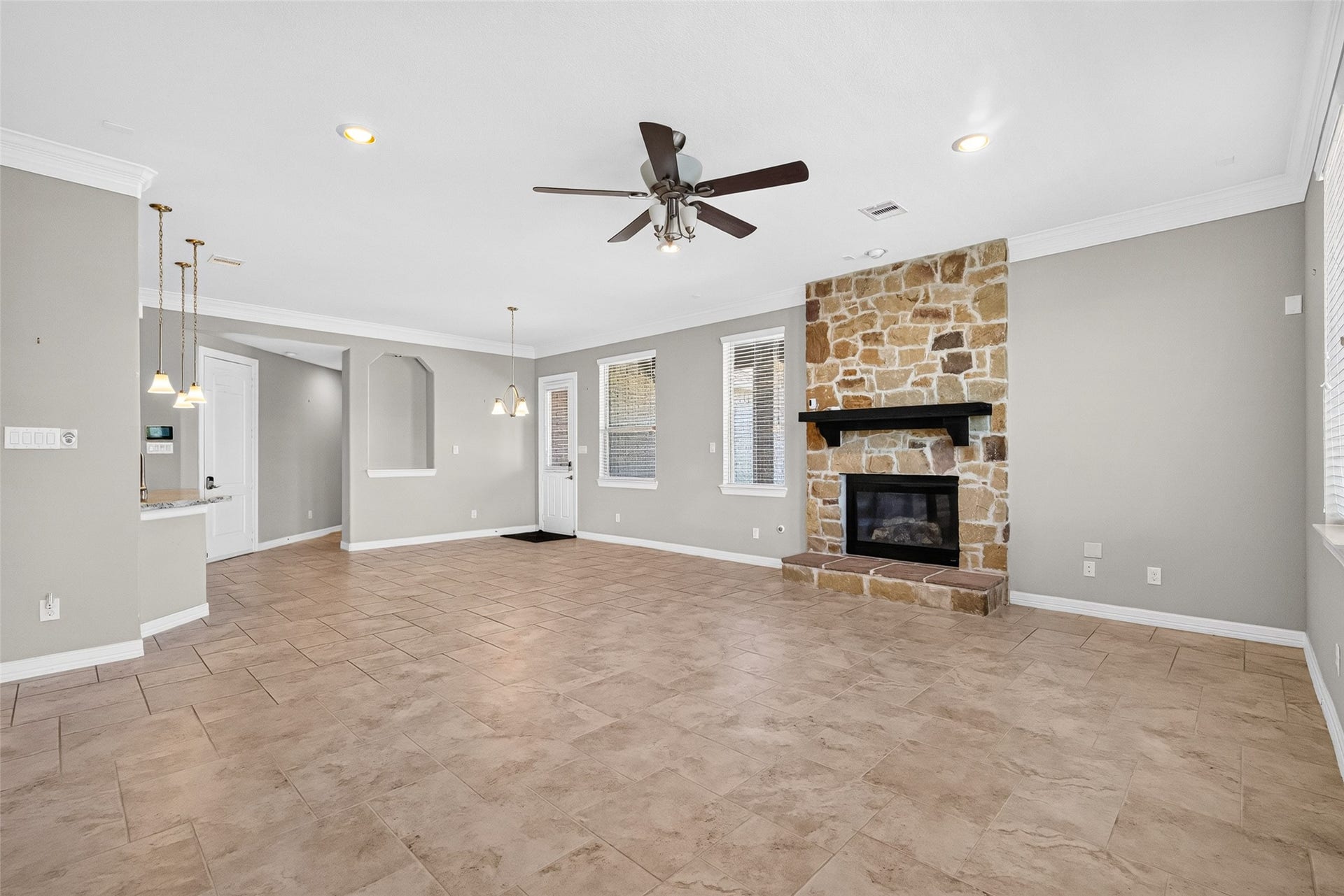 1902 Creekwood Lane, Friendswood, TX 77546 1902 Creekwood Lane, Friendswood, TX 77546