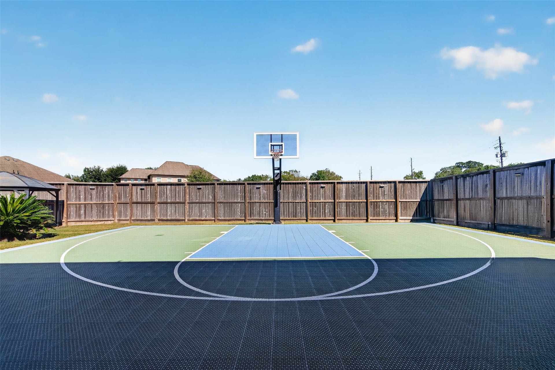 1902 Creekwood Lane, Friendswood, TX 77546 1902 Creekwood Lane, Friendswood, TX 77546