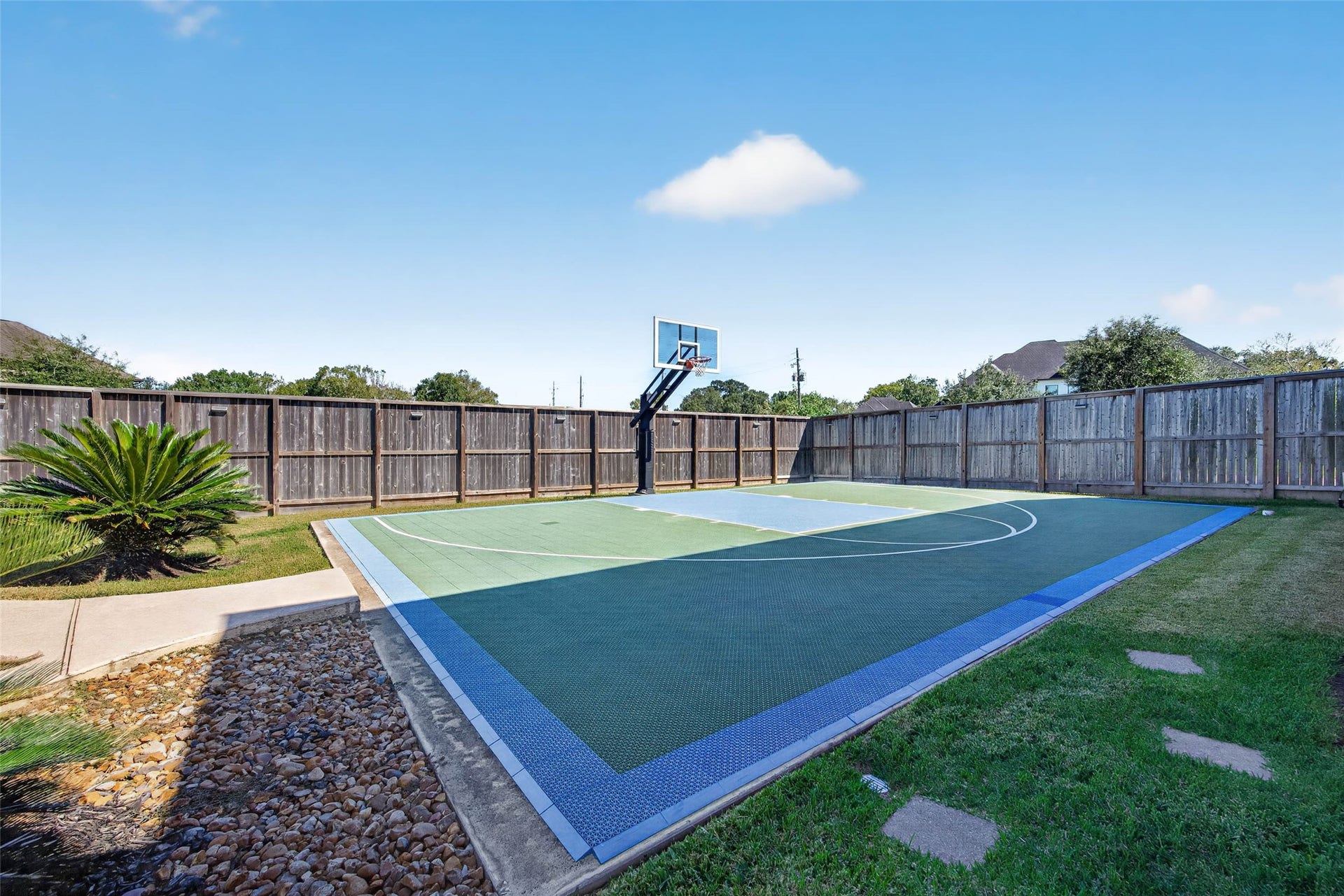 1902 Creekwood Lane, Friendswood, TX 77546 1902 Creekwood Lane, Friendswood, TX 77546