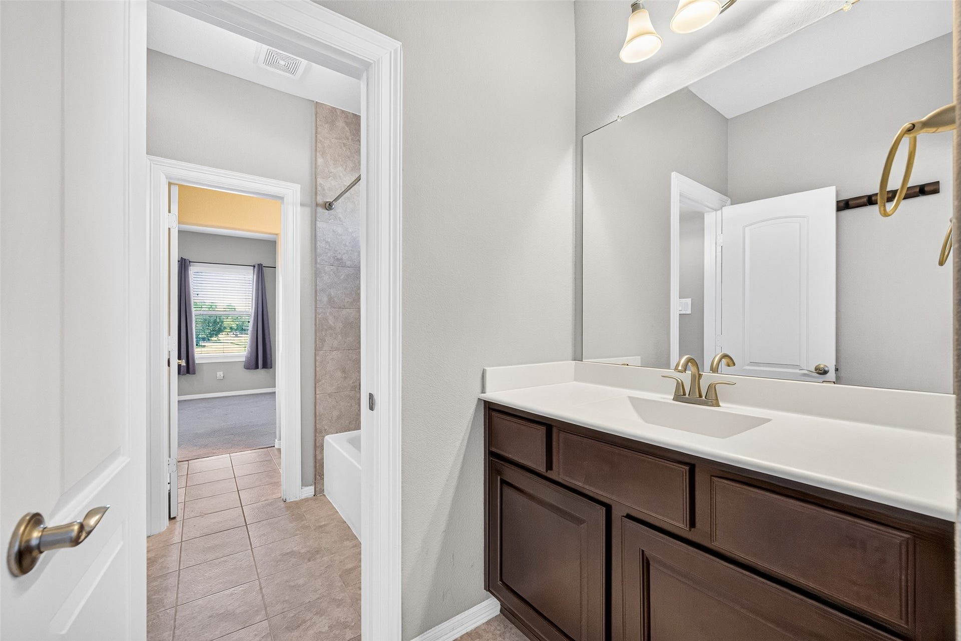 1902 Creekwood Lane, Friendswood, TX 77546 1902 Creekwood Lane, Friendswood, TX 77546