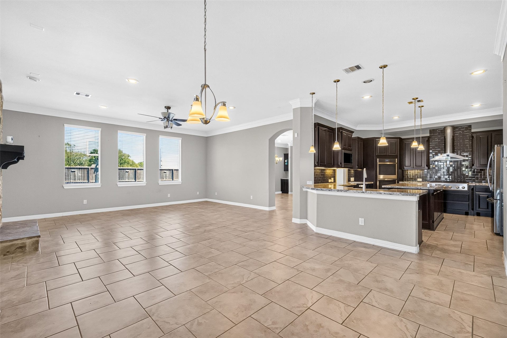 1902 Creekwood Lane, Friendswood, TX 77546 1902 Creekwood Lane, Friendswood, TX 77546