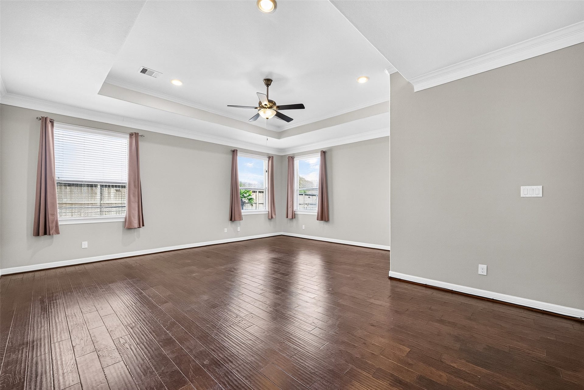 1902 Creekwood Lane, Friendswood, TX 77546 1902 Creekwood Lane, Friendswood, TX 77546