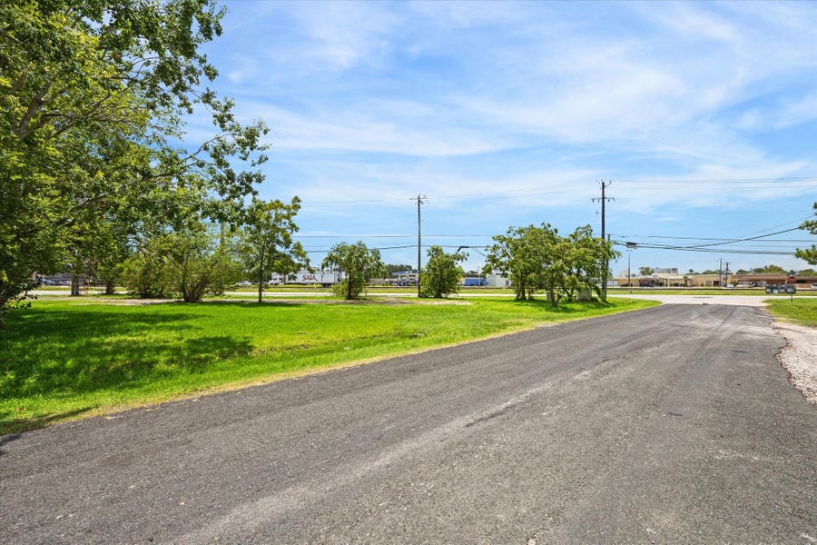 Property photo for 408 N Oak Street, Texas City, TX