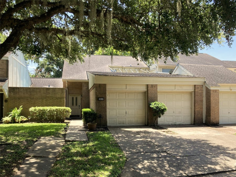 Property photo for 1830 Veranda Drive, West Columbia, TX