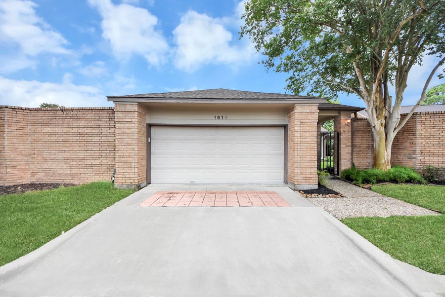 Property photo for 1615 Newcomb Way, Houston, TX