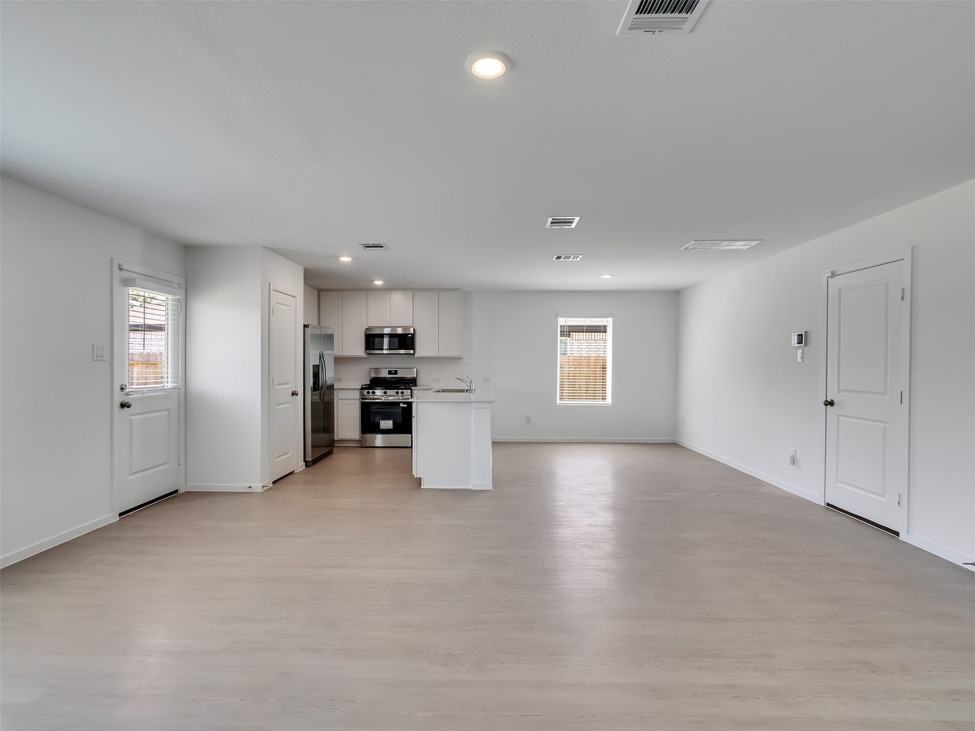 915 Capracotta Drive, Huffman, TX 77336 915 Capracotta Drive, Huffman, TX 77336