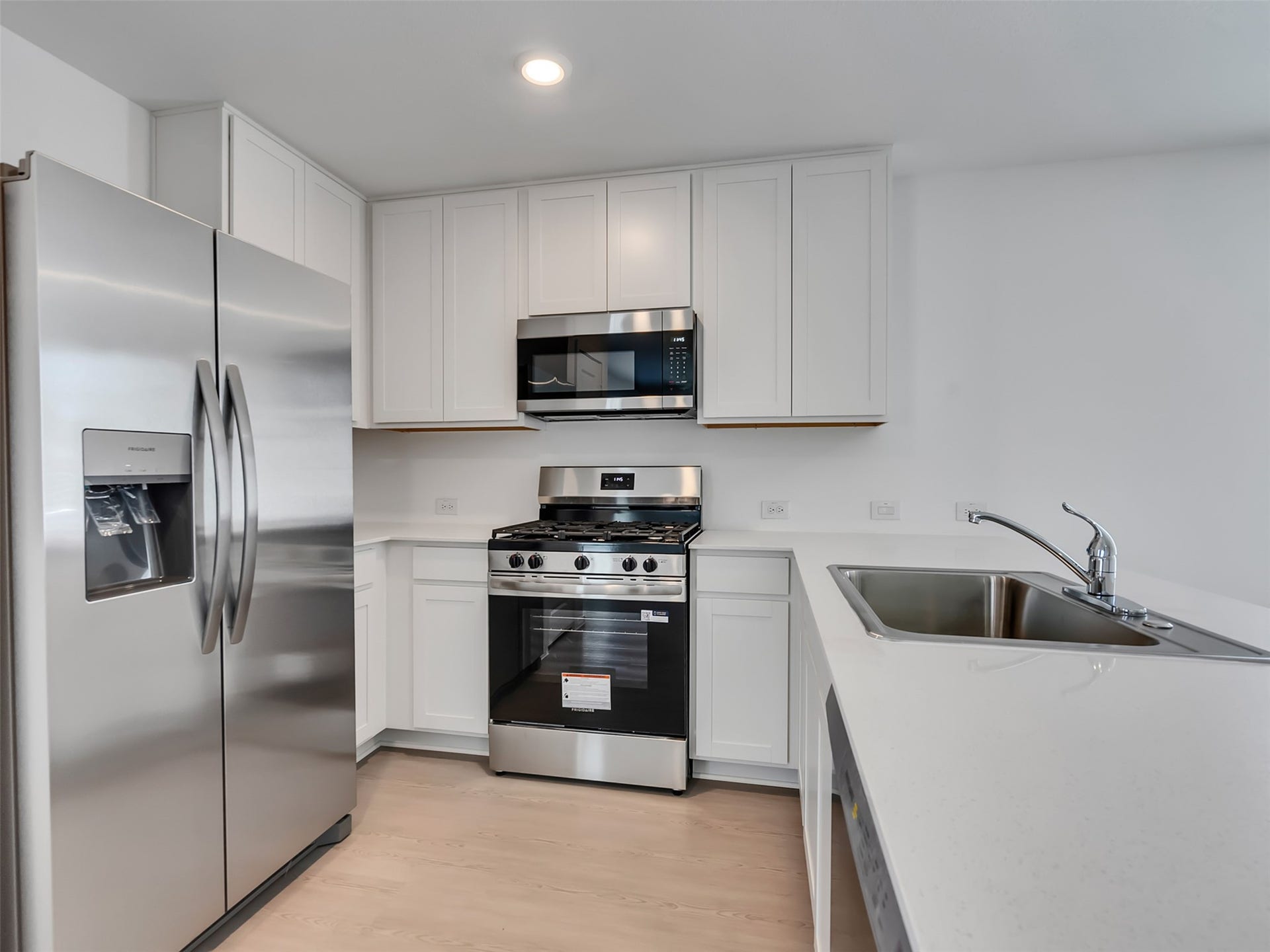 915 Capracotta Drive, Huffman, TX 77336 915 Capracotta Drive, Huffman, TX 77336
