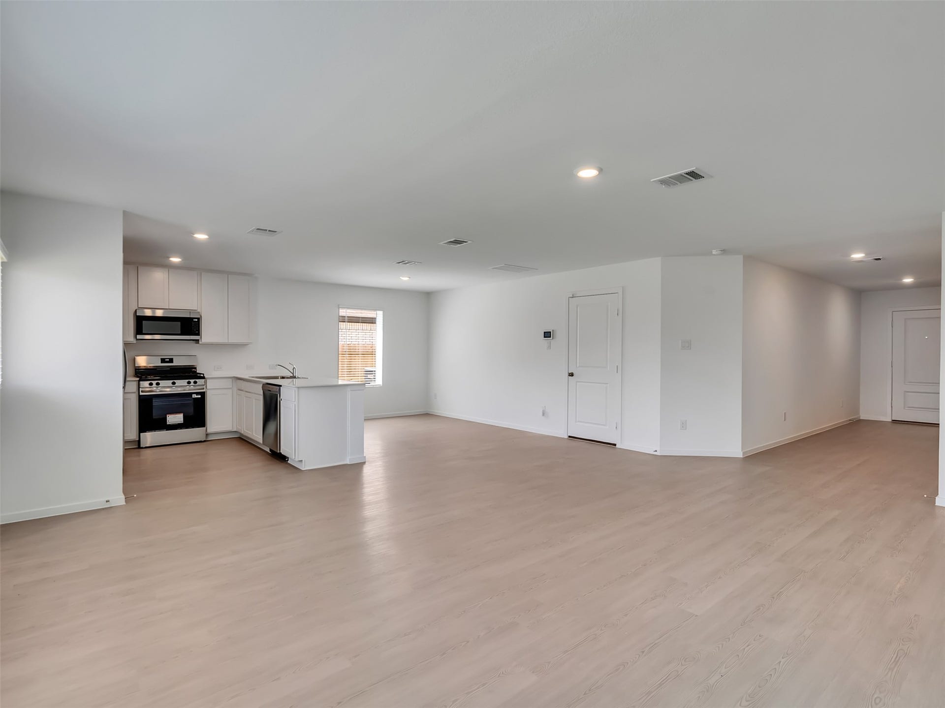 915 Capracotta Drive, Huffman, TX 77336 915 Capracotta Drive, Huffman, TX 77336