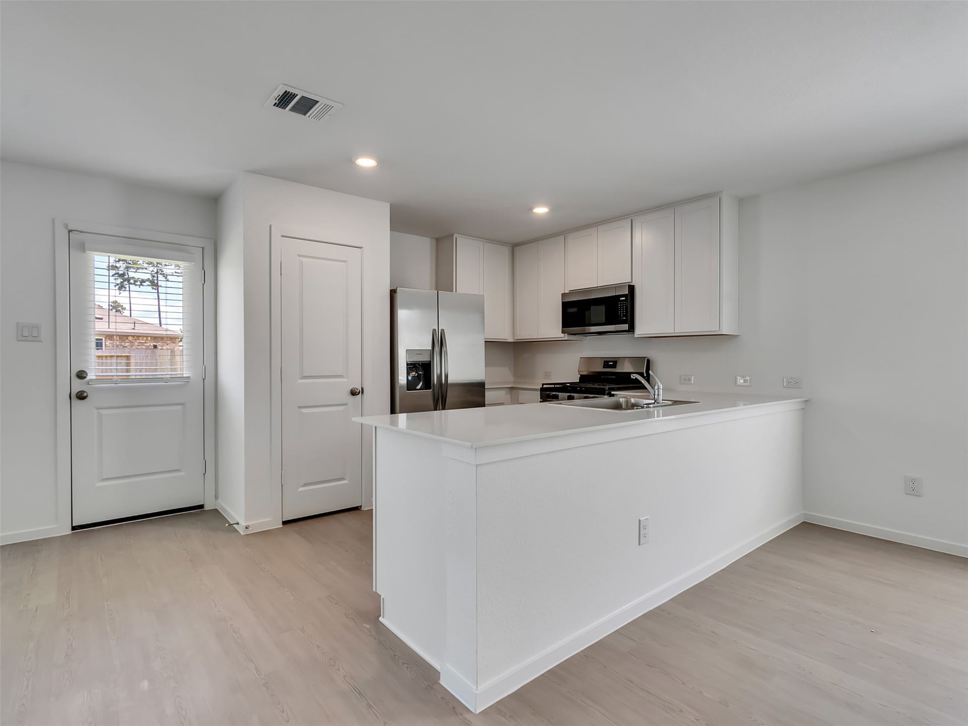 915 Capracotta Drive, Huffman, TX 77336 915 Capracotta Drive, Huffman, TX 77336