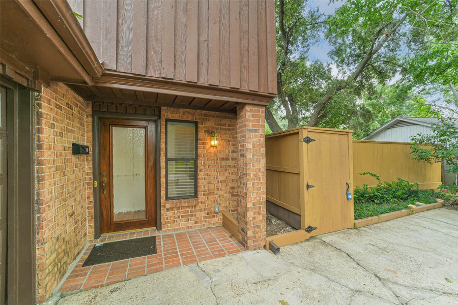Property photo for 3111 Rockyridge Drive, Houston, TX