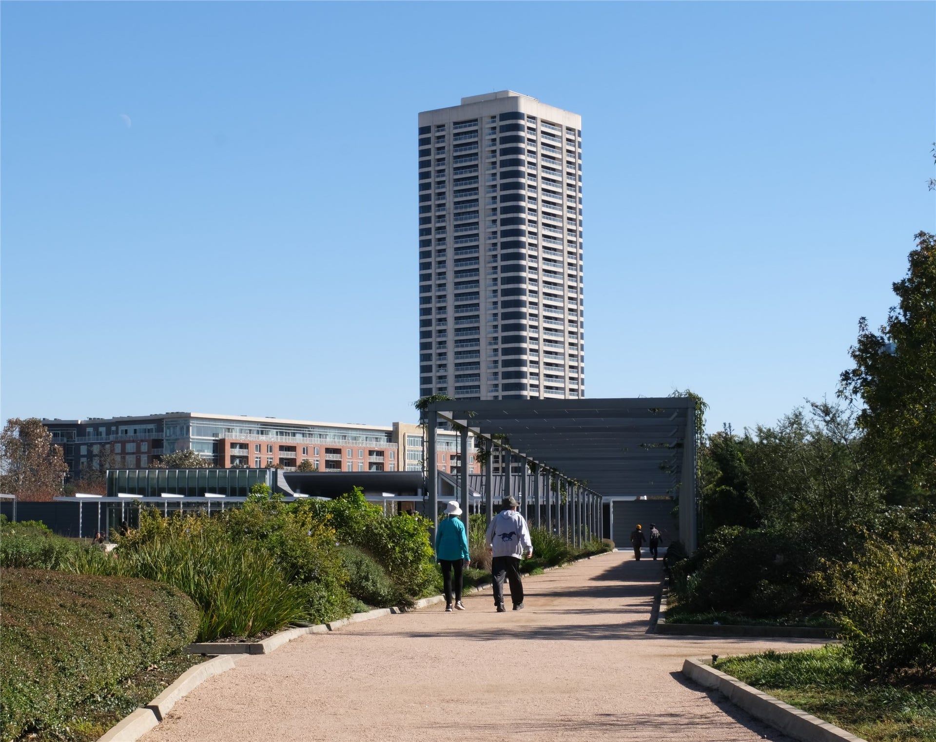 1701 Hermann Drive, #25A, Houston, TX 77004 The Parklane is all about greenery and convenience. Enjoy a stroll outside or check out one of the exhibits at the nearby museums.