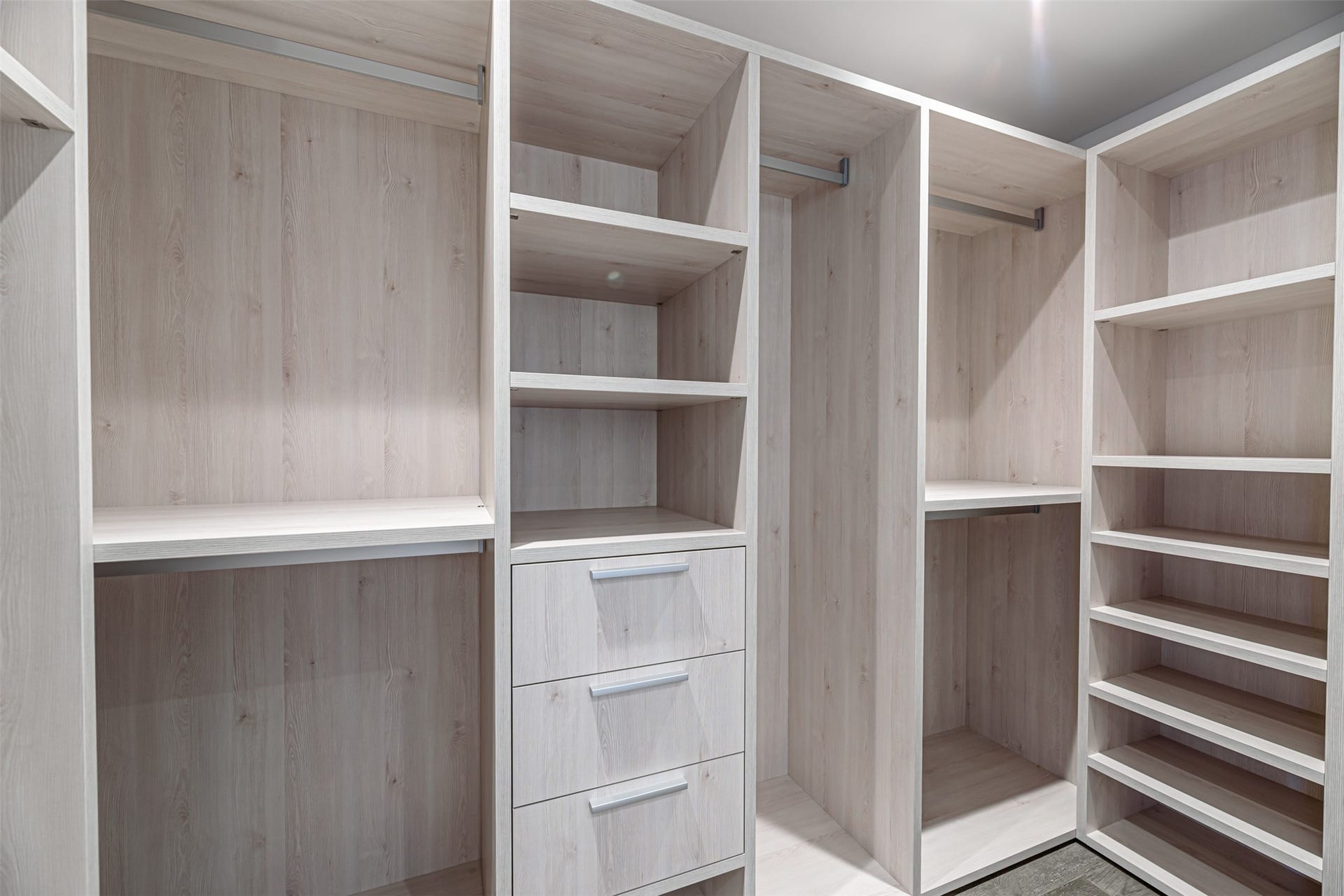 1701 Hermann Drive, #25A, Houston, TX 77004 Bonus walk-in closet outfitted in designer closet system custom built by Eggersmann.