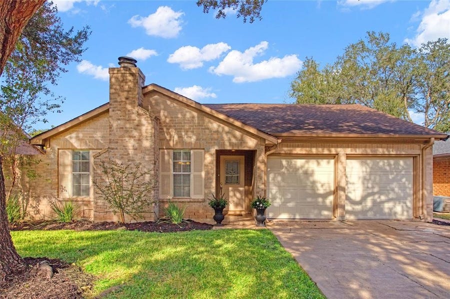 Property photo for 3127 Pecan Point Drive, Sugar Land, TX