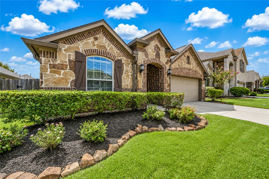 Property photo for 18711 Laurel Hills Drive, New Caney, TX