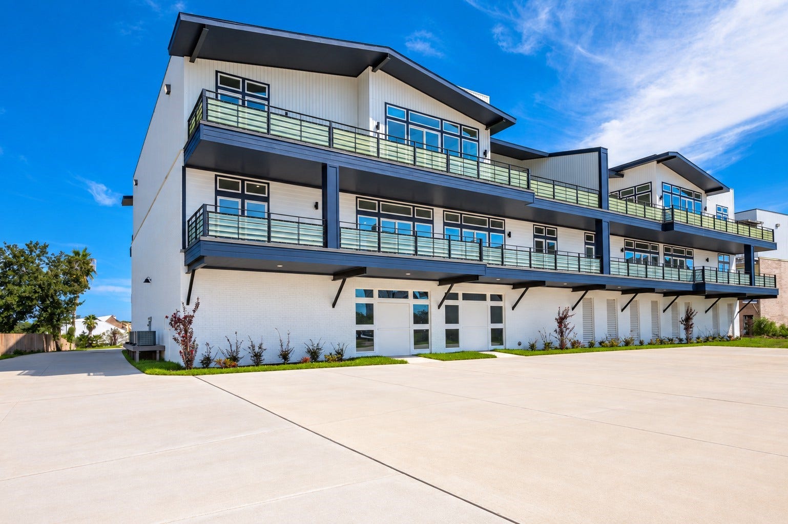 119 Kirby Road, #5304, Taylor Lake Village, TX 77586 Another view of the 3 story multi- level condominius with 12 residences.