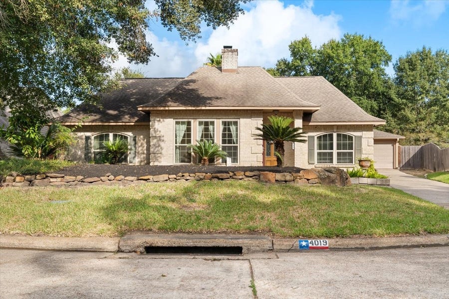 Property photo for 4019 Valley Haven Drive, Houston, TX