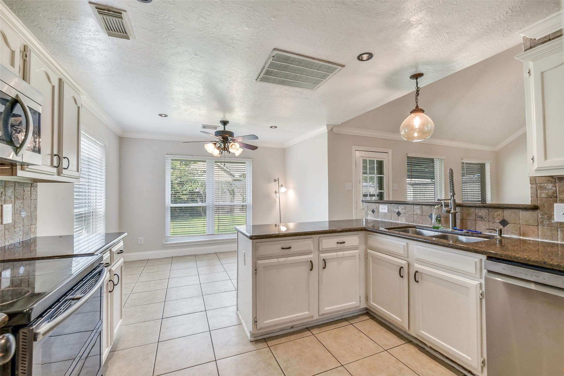 4410 Nations Drive, Pasadena, TX 77505