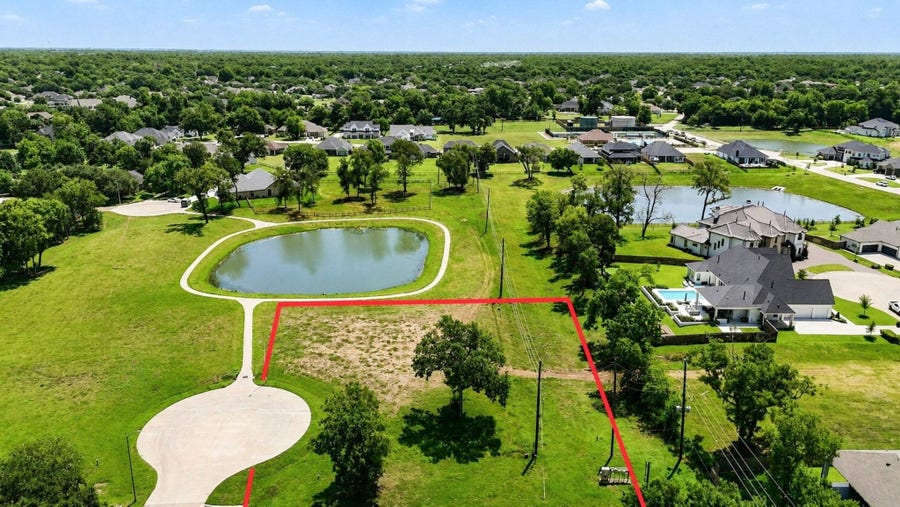 Property photo for 33201 Worthing Lane, Fulshear, TX