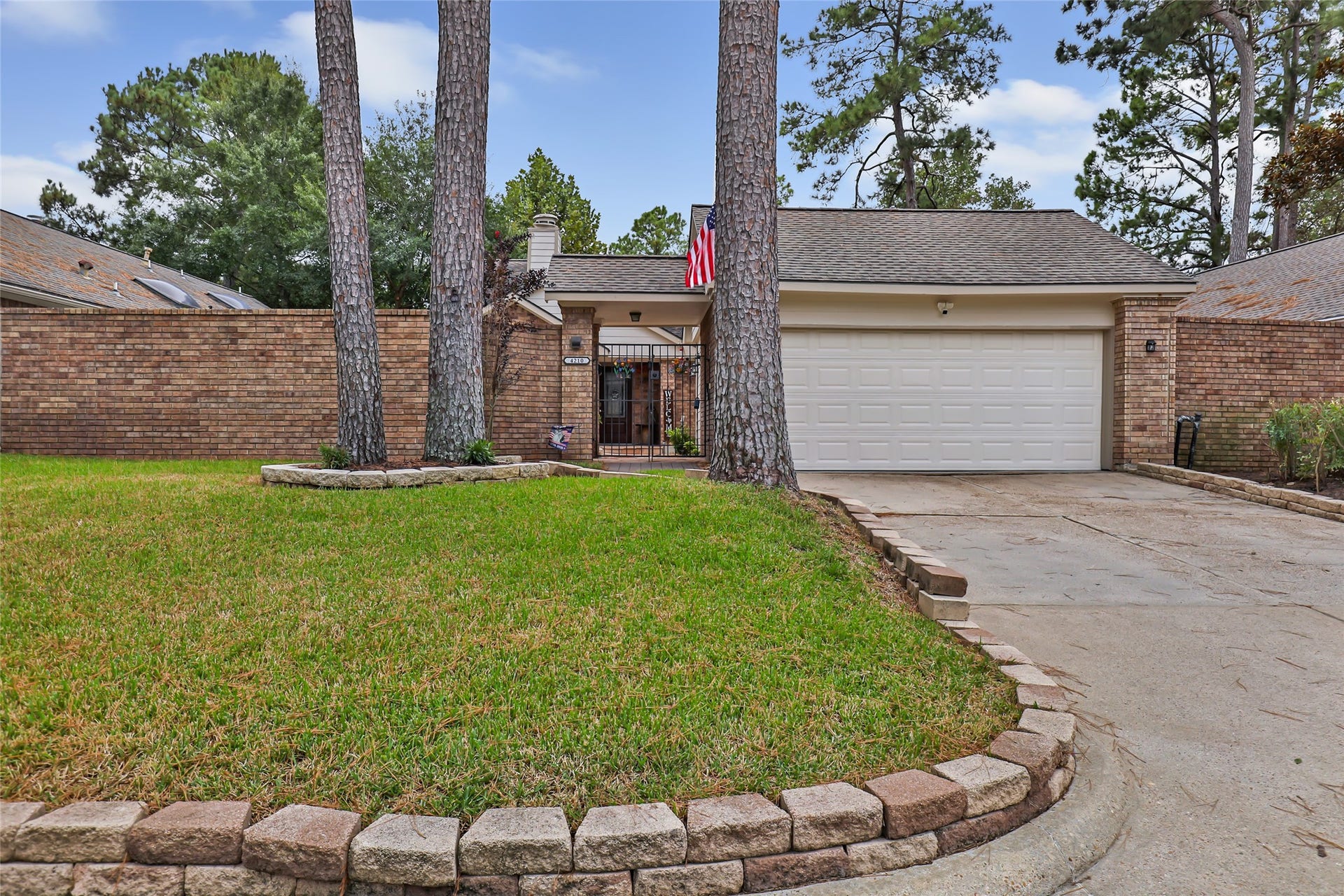 4210 Valley Glade Drive, Kingwood, TX 77345 Welcome Home!