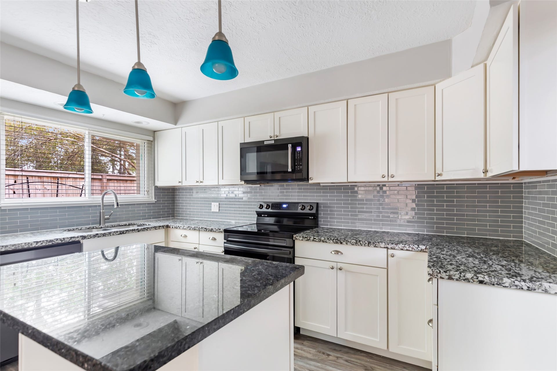 4210 Valley Glade Drive, Kingwood, TX 77345 4210 Valley Glade Drive, Kingwood, TX 77345