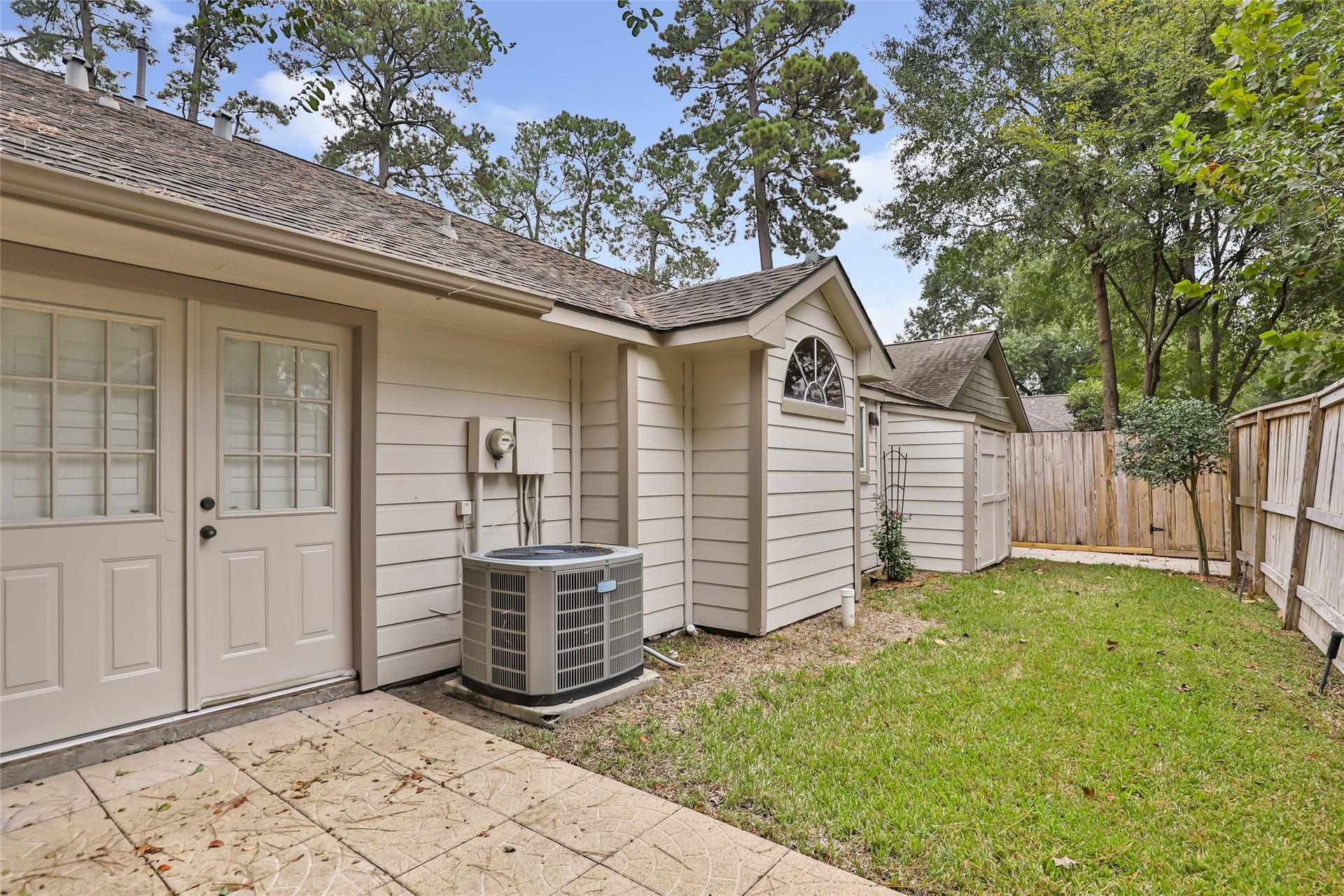 4210 Valley Glade Drive, Kingwood, TX 77345 Another view of the back yard