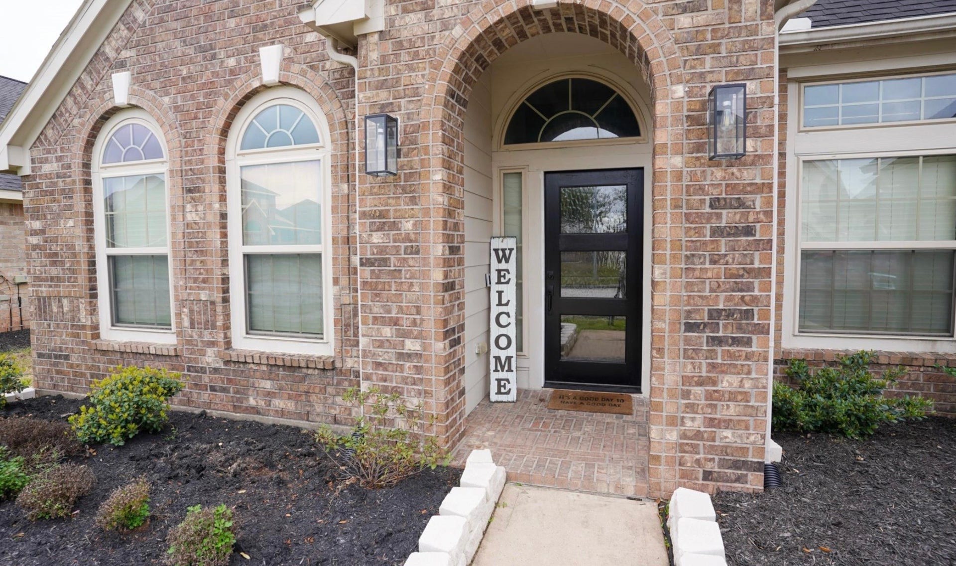 2109 Mooncrest Drive, Houston, TX 77089 2109 Mooncrest Drive, Houston, TX 77089