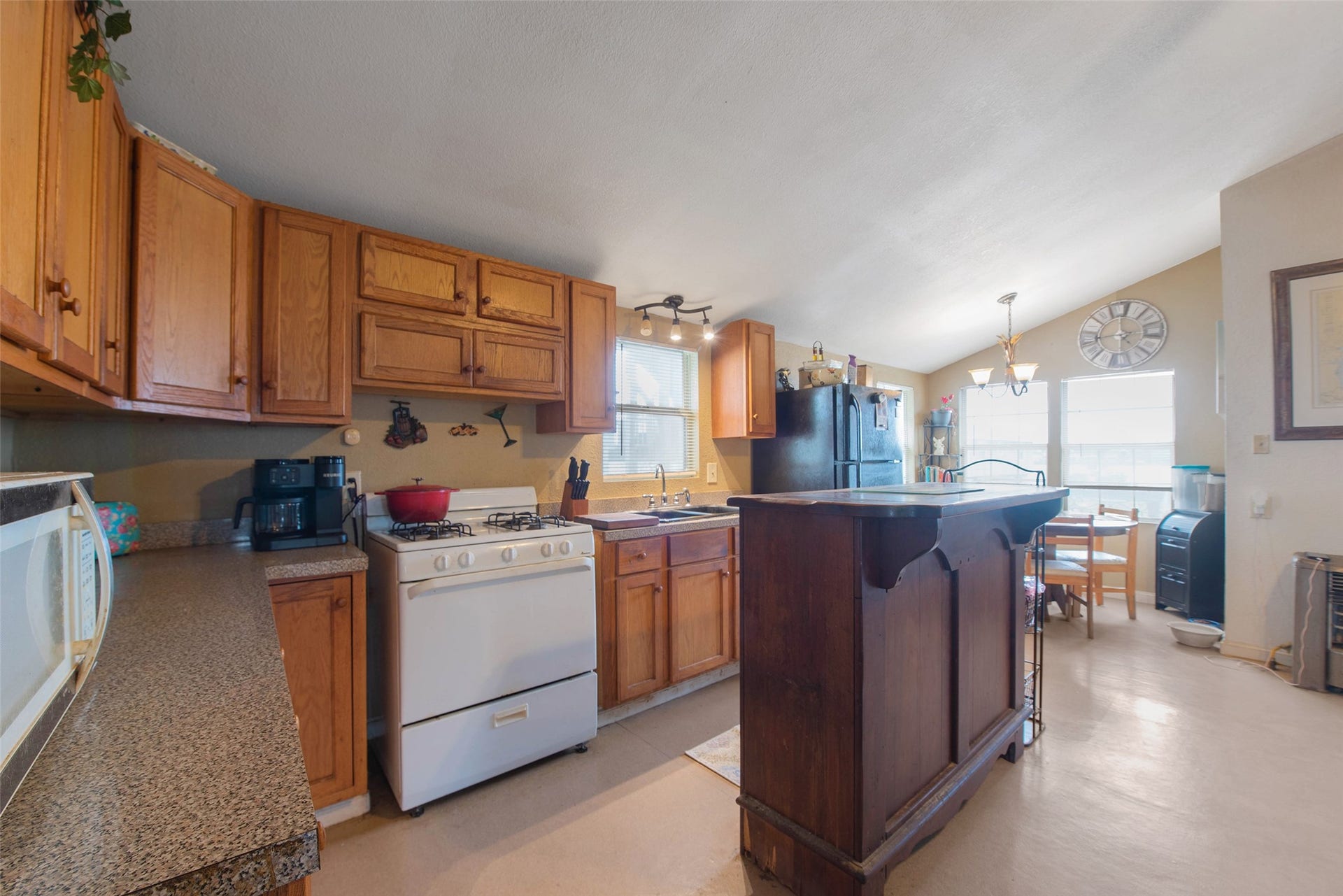 7030 Terrasso Drive, Hitchcock, TX 77563 7030 Terrasso Drive, Hitchcock, TX 77563