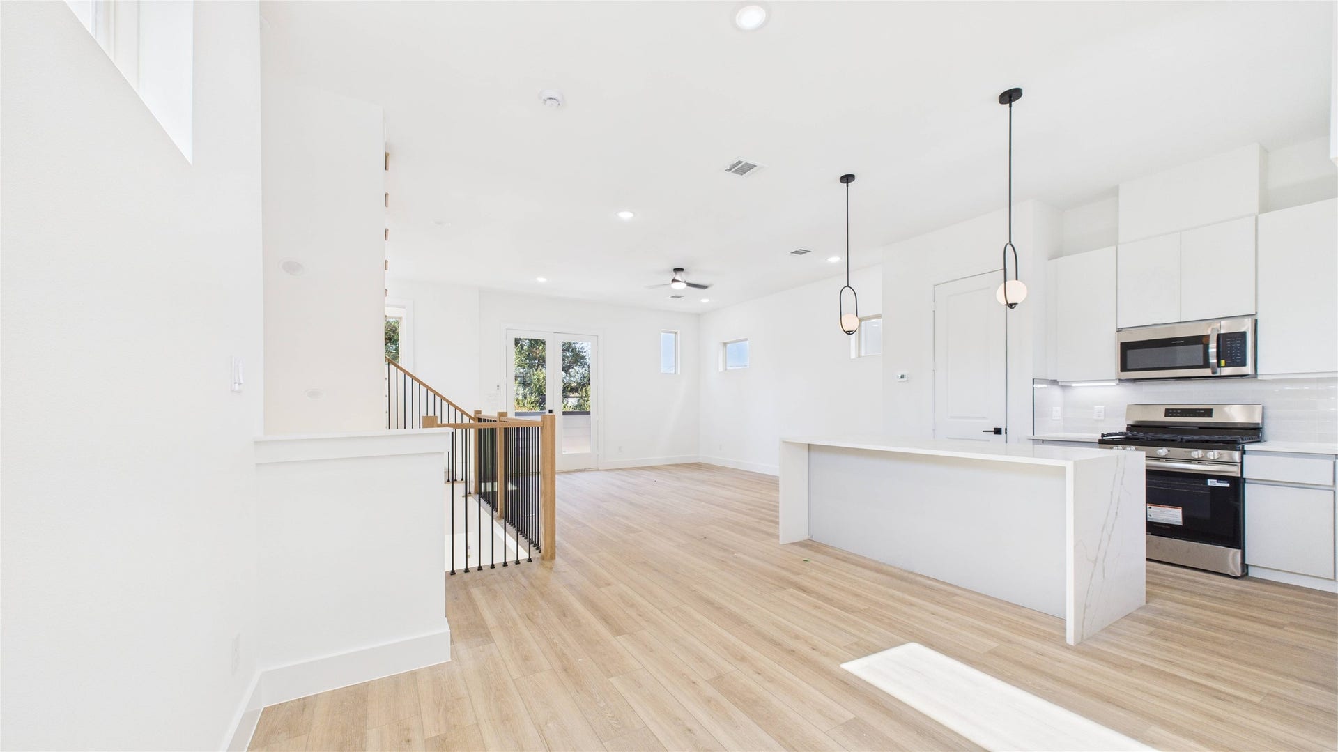 5316 Terry Street, Houston, TX 77009 Kitchen/dining combo