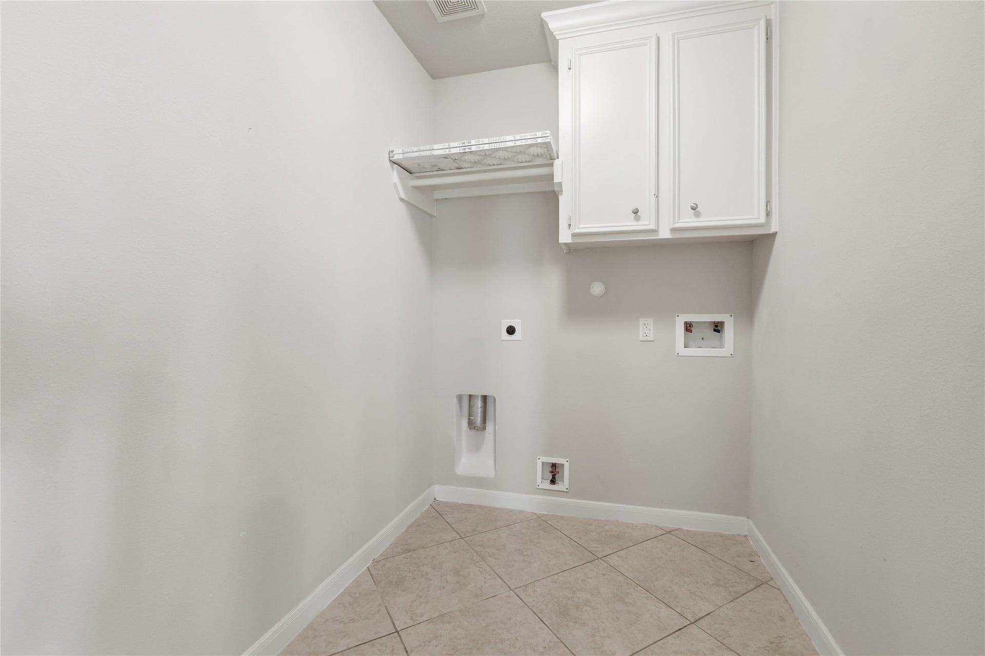 907 Colorado Springs Court, Spring, TX 77373 Laundry room