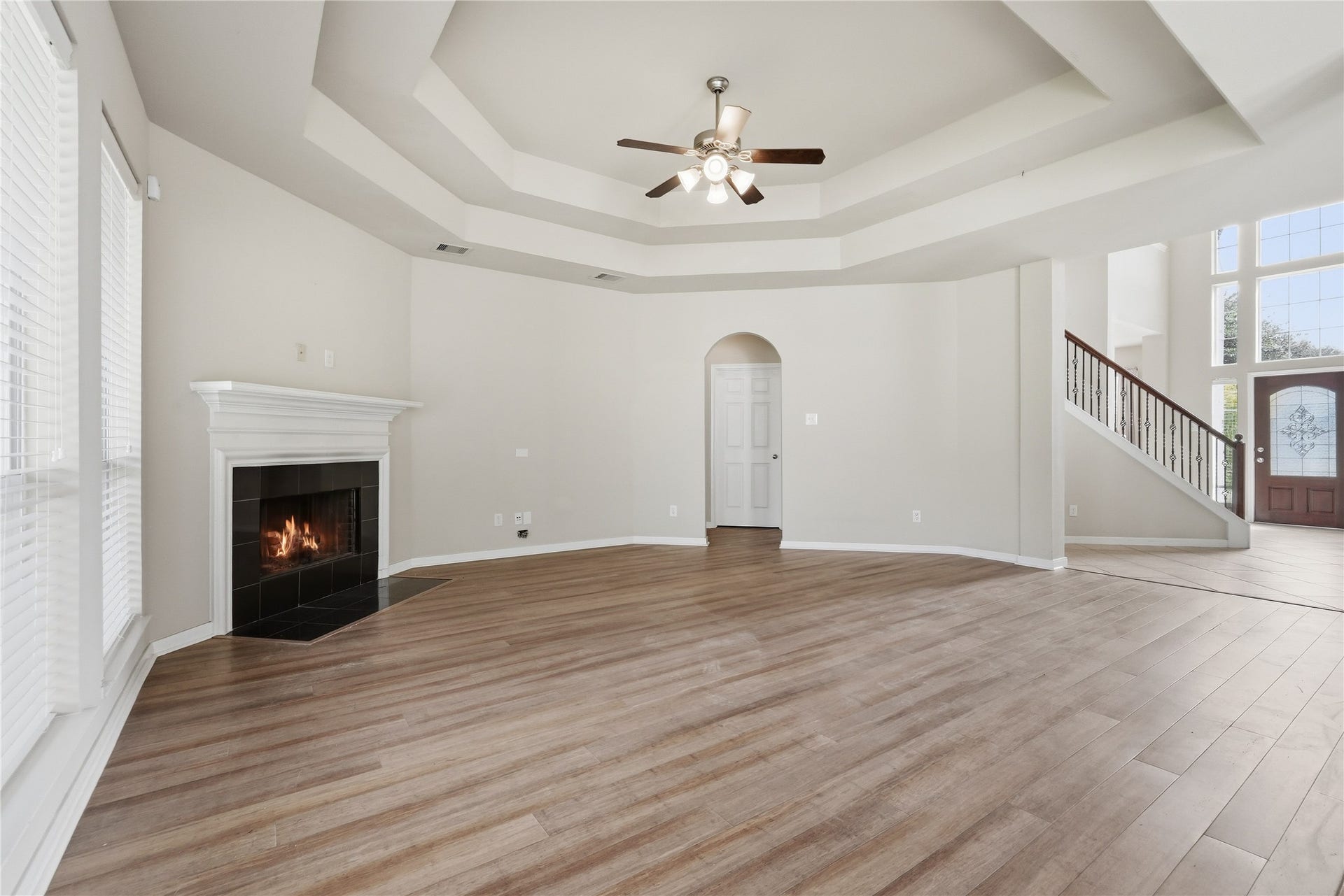 907 Colorado Springs Court, Spring, TX 77373 Living room.