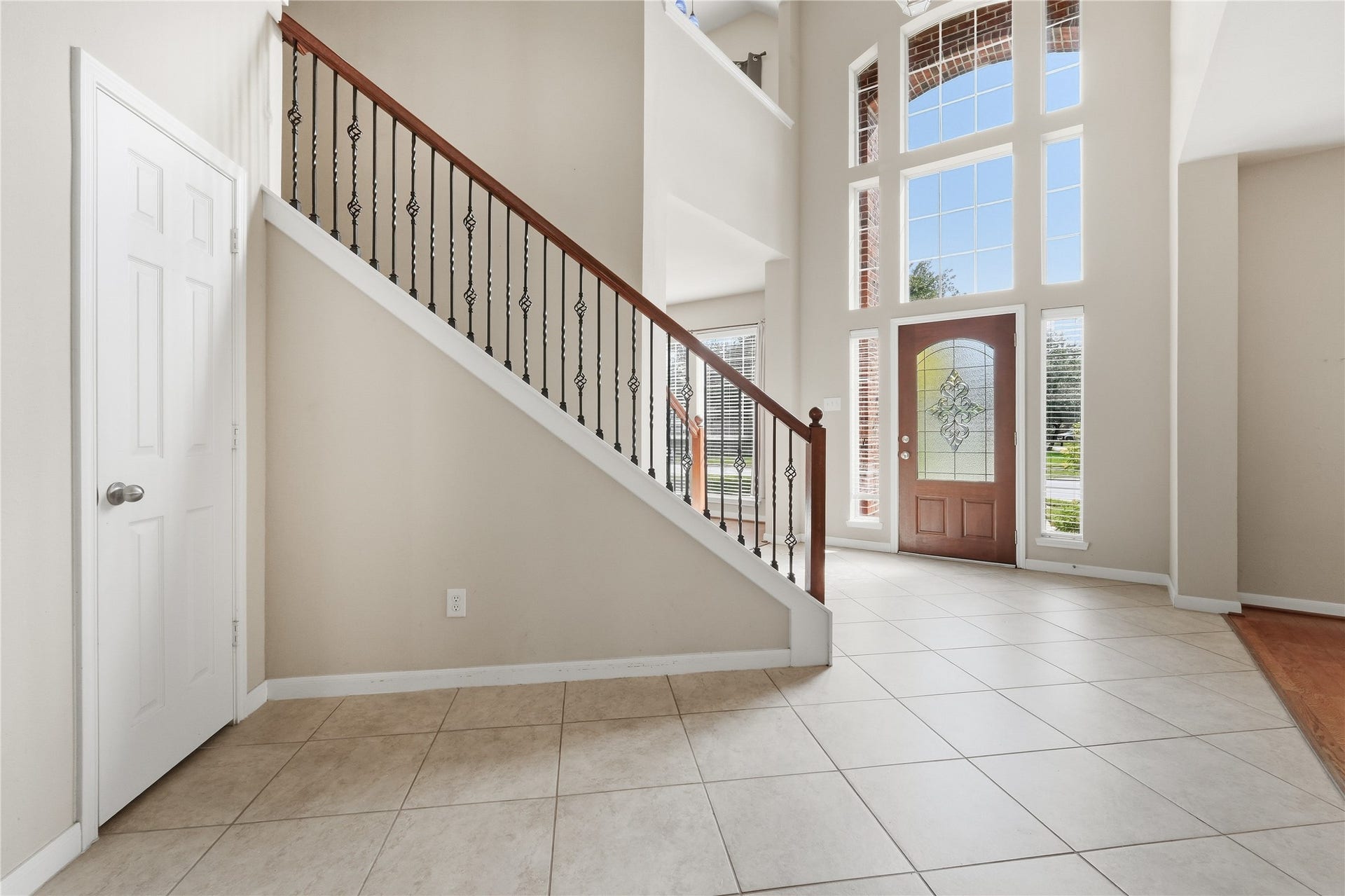 907 Colorado Springs Court, Spring, TX 77373 Step inside to soaring ceilings with tons of natural light.