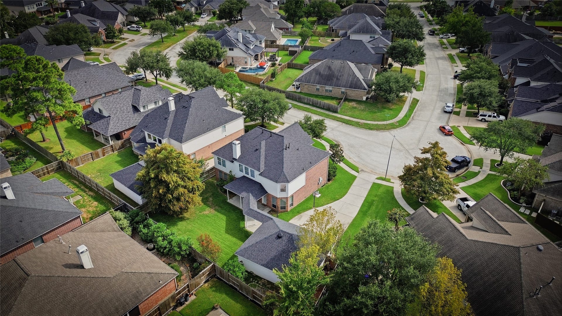 907 Colorado Springs Court, Spring, TX 77373 Come see this beautiful home!!