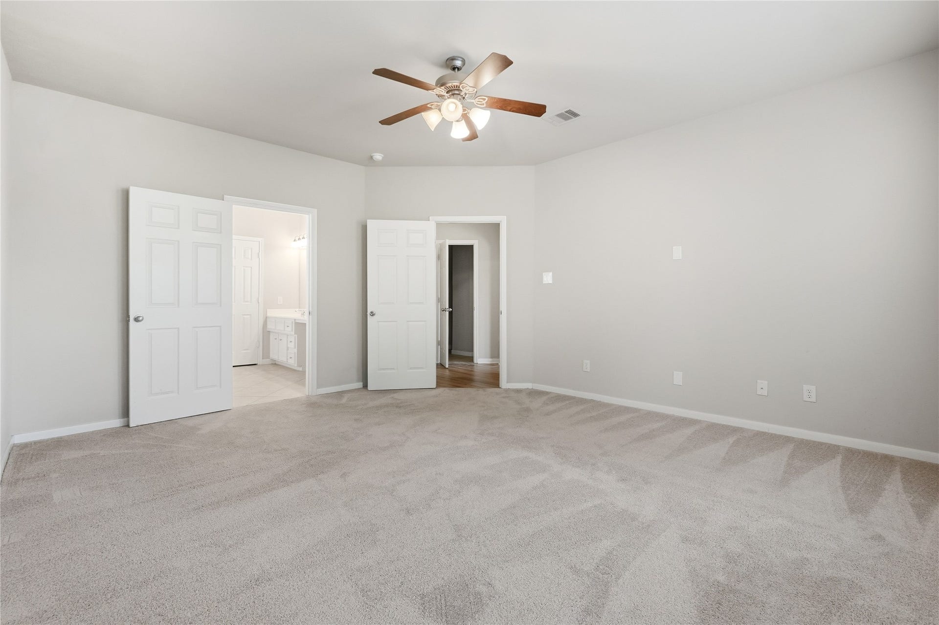 907 Colorado Springs Court, Spring, TX 77373 Primary bedroom.