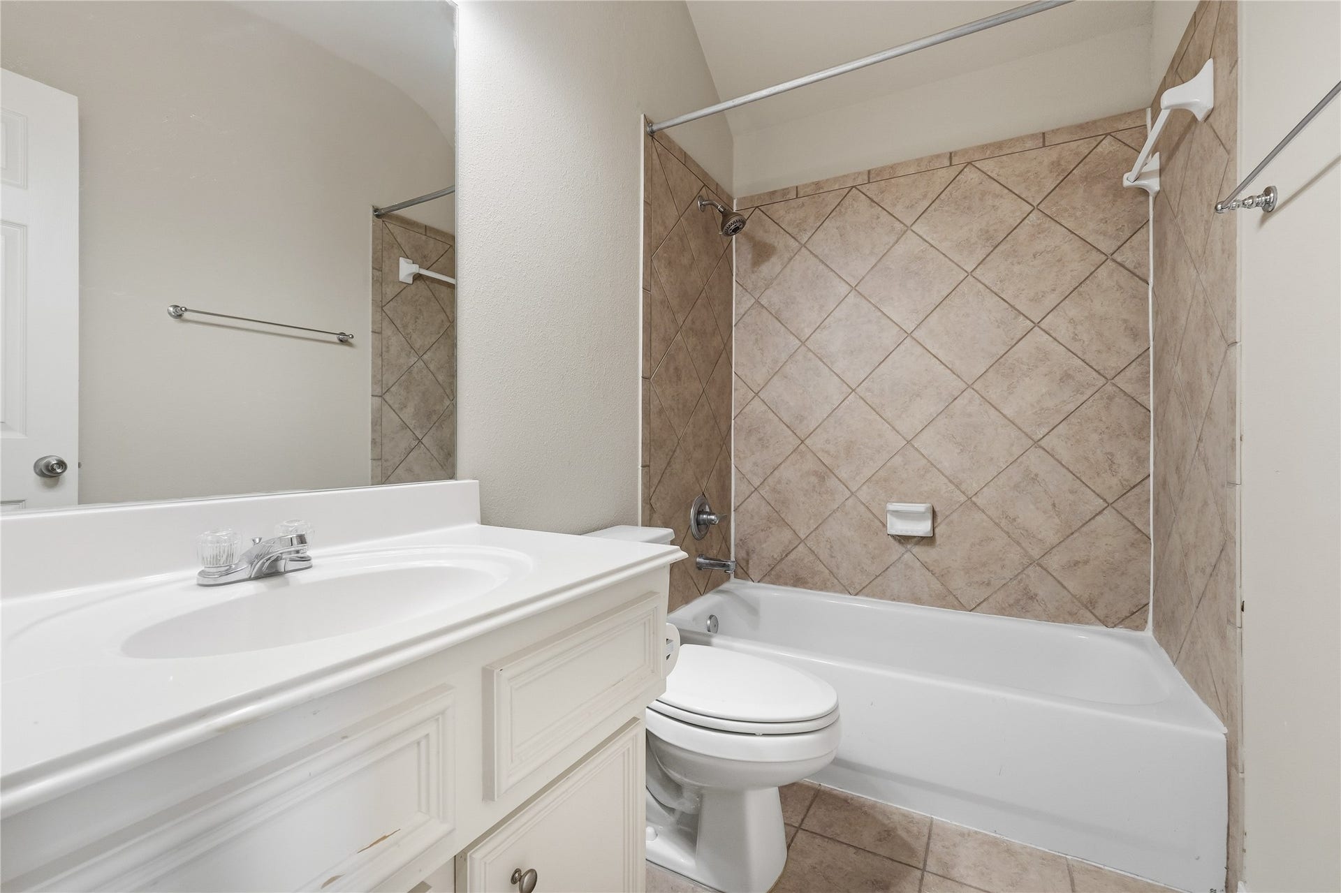 907 Colorado Springs Court, Spring, TX 77373 One of the two bathrooms located on the second floor.
