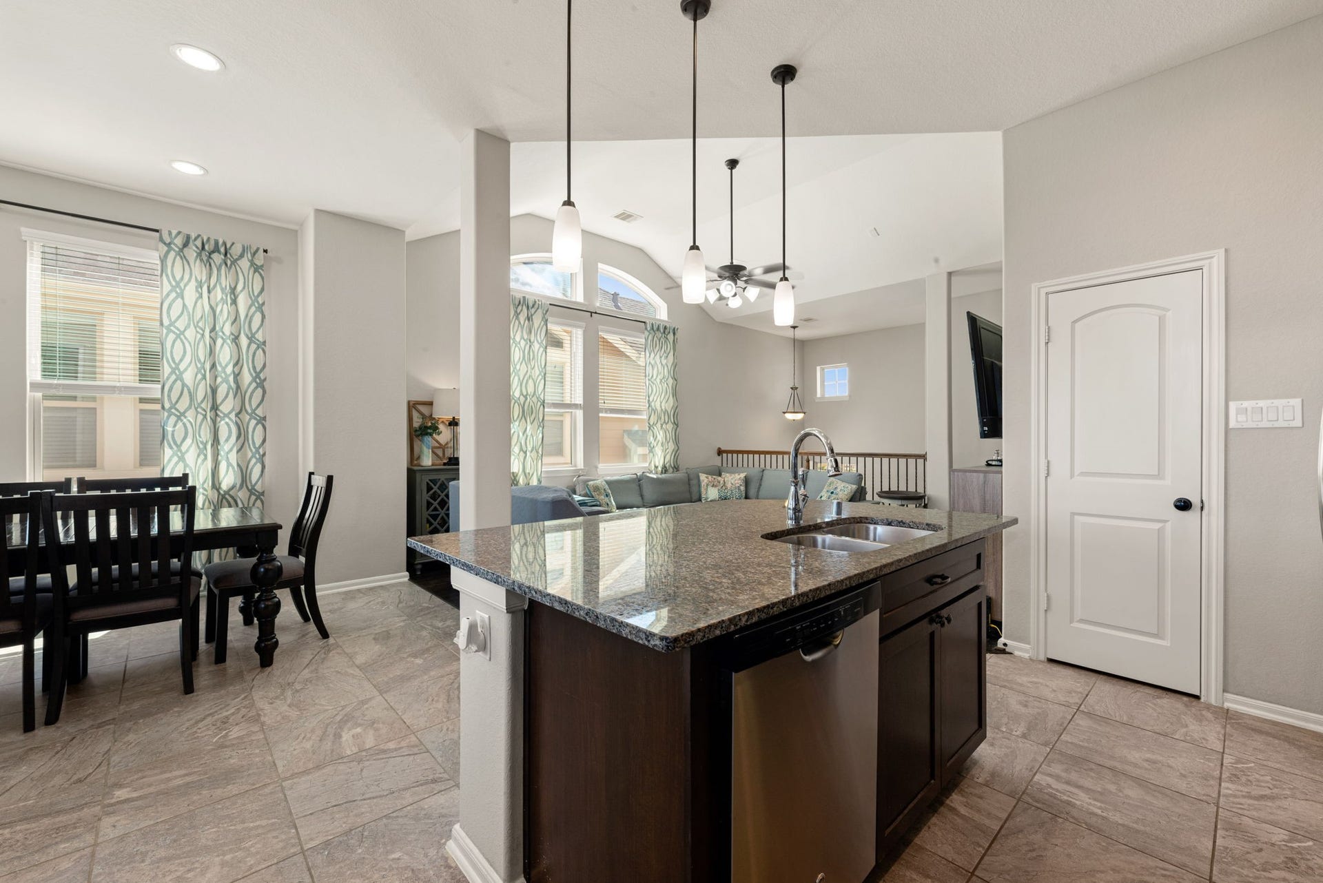 12150 La Strada Street, Richmond, TX 77406
