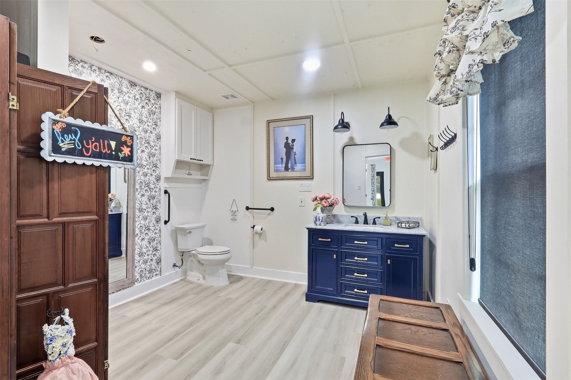 Bathroom 1 with laundry