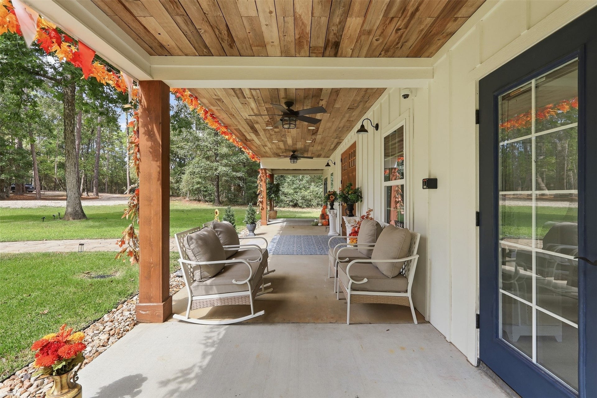 Spacious covered porch