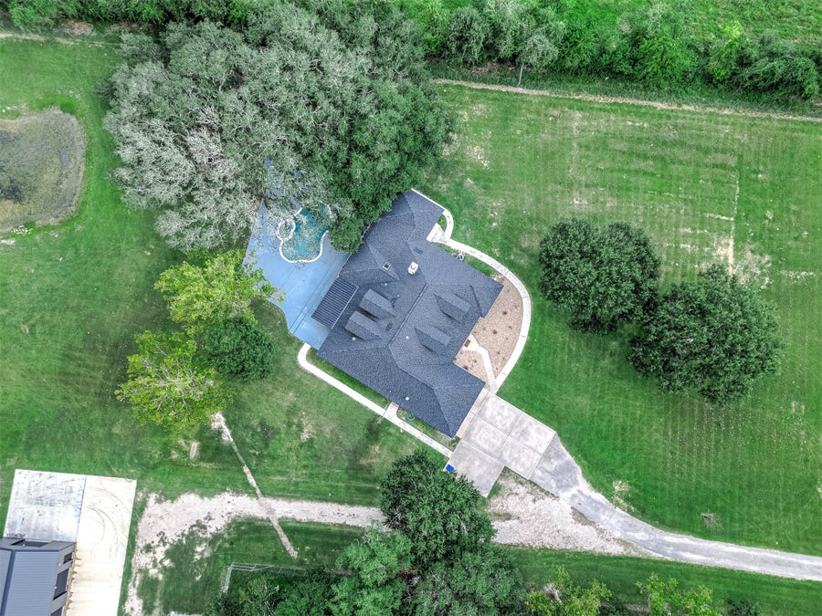 Property photo for 16610 Meadow Lane, Danbury, TX