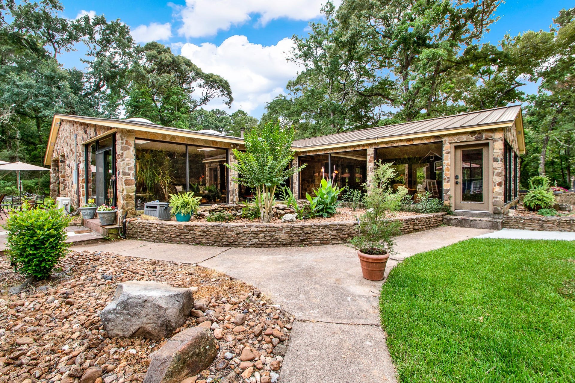 22827 Edward Lane, Tomball, TX 77377 22827 Edward Lane, Tomball, TX 77377