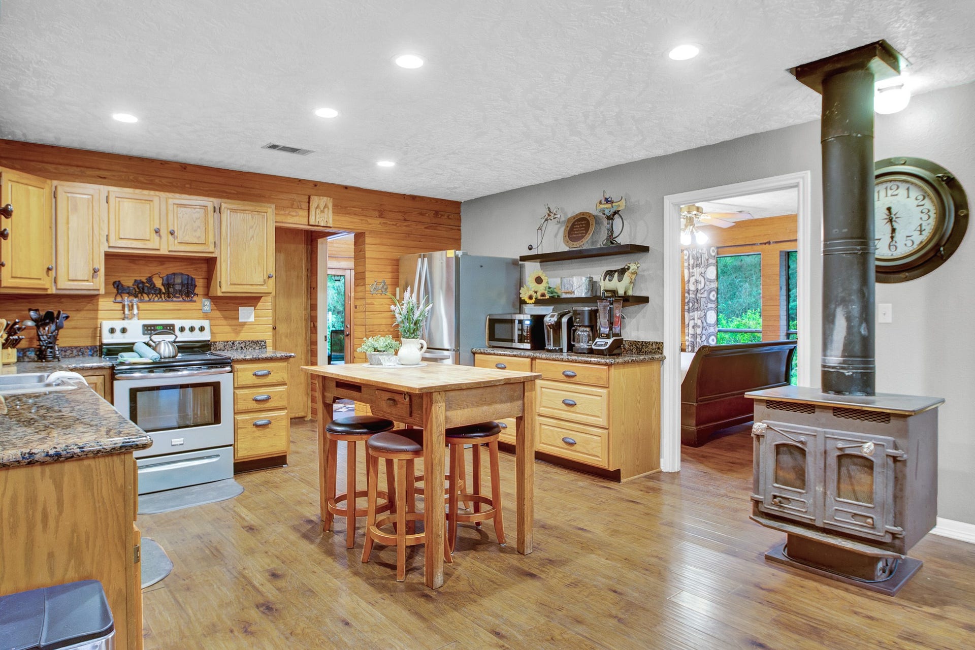 22827 Edward Lane, Tomball, TX 77377 22827 Edward Lane, Tomball, TX 77377