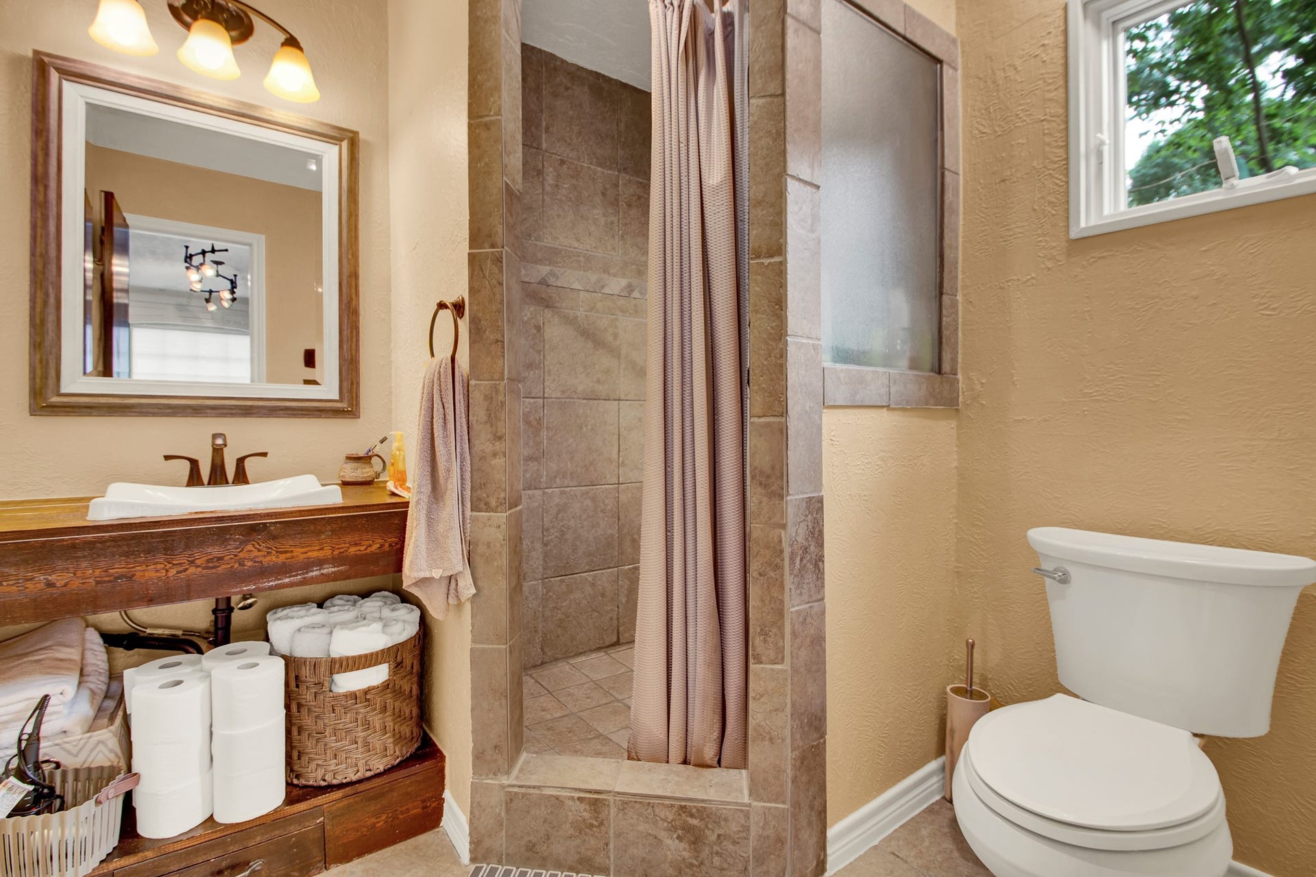 22827 Edward Lane, Tomball, TX 77377 22827 Edward Lane, Tomball, TX 77377