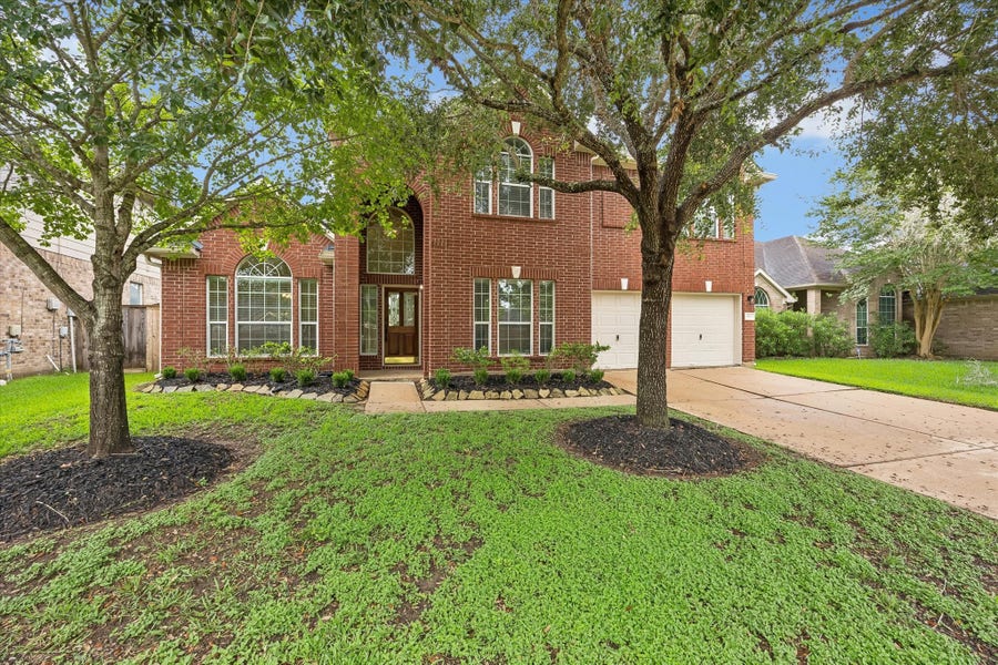 Property photo for 9127 Stoneleigh Drive, Sugar Land, TX