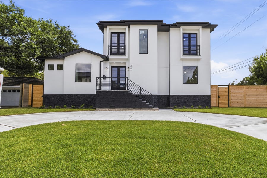 Property photo for 5009 Holt Street, Bellaire, TX