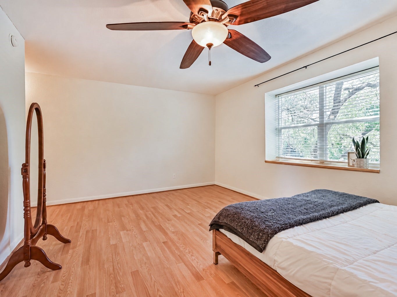 5215 Arboles Drive, #C, Houston, TX 77035 5215 Arboles Drive, #C, Houston, TX 77035