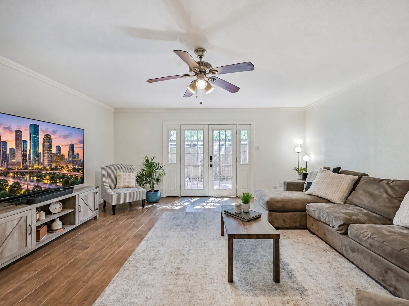 5215 Arboles Drive, #C, Houston, TX 77035 5215 Arboles Drive, #C, Houston, TX 77035