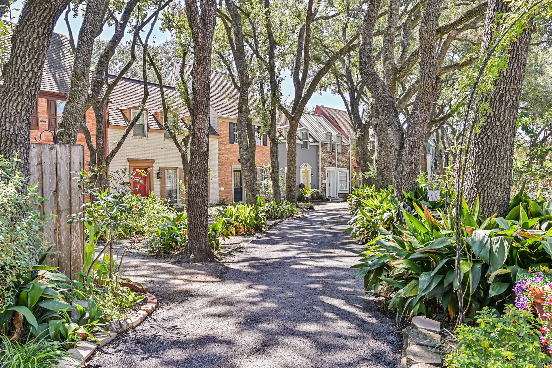 5215 Arboles Drive, #C, Houston, TX 77035 5215 Arboles Drive, #C, Houston, TX 77035