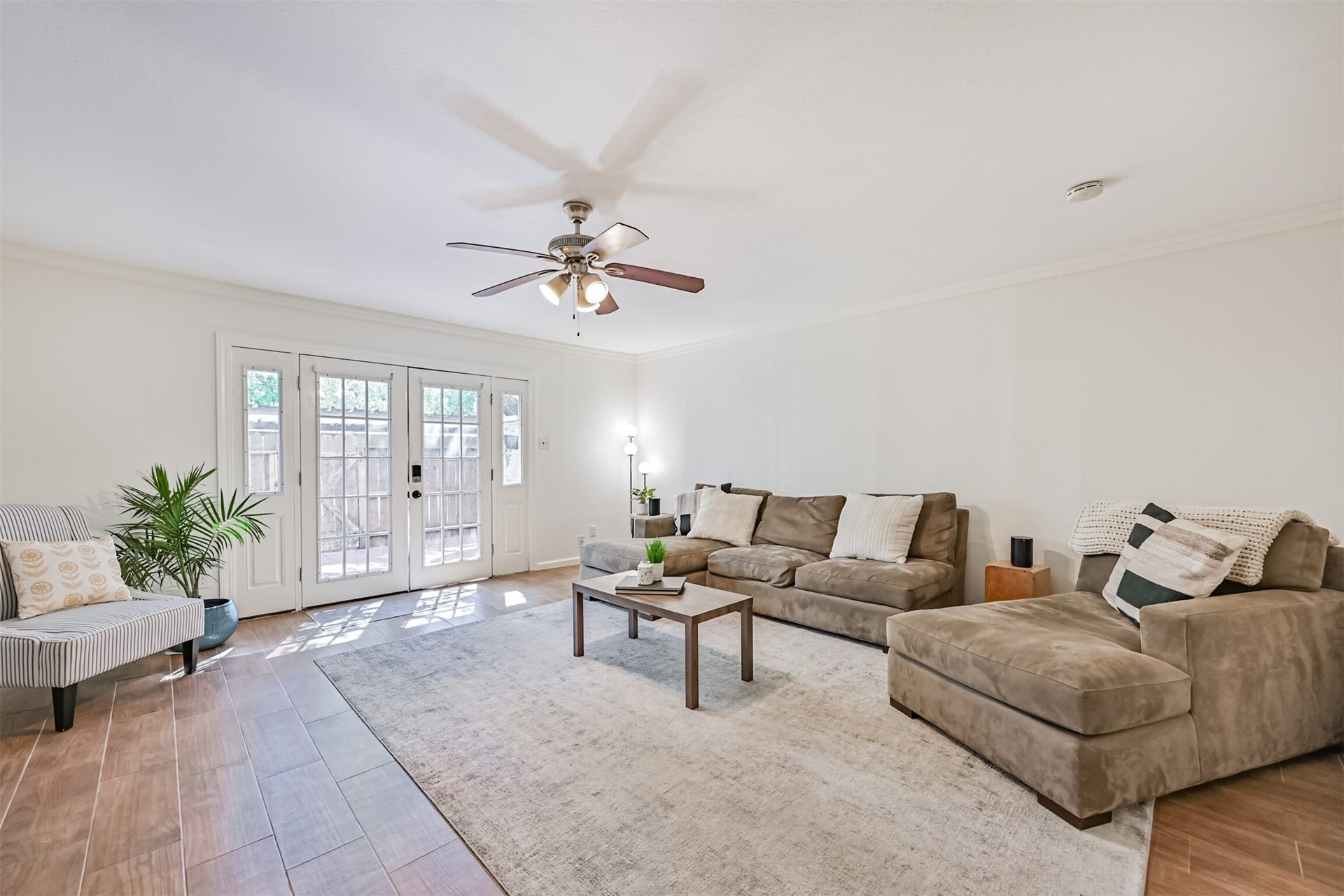 5215 Arboles Drive, #C, Houston, TX 77035 5215 Arboles Drive, #C, Houston, TX 77035