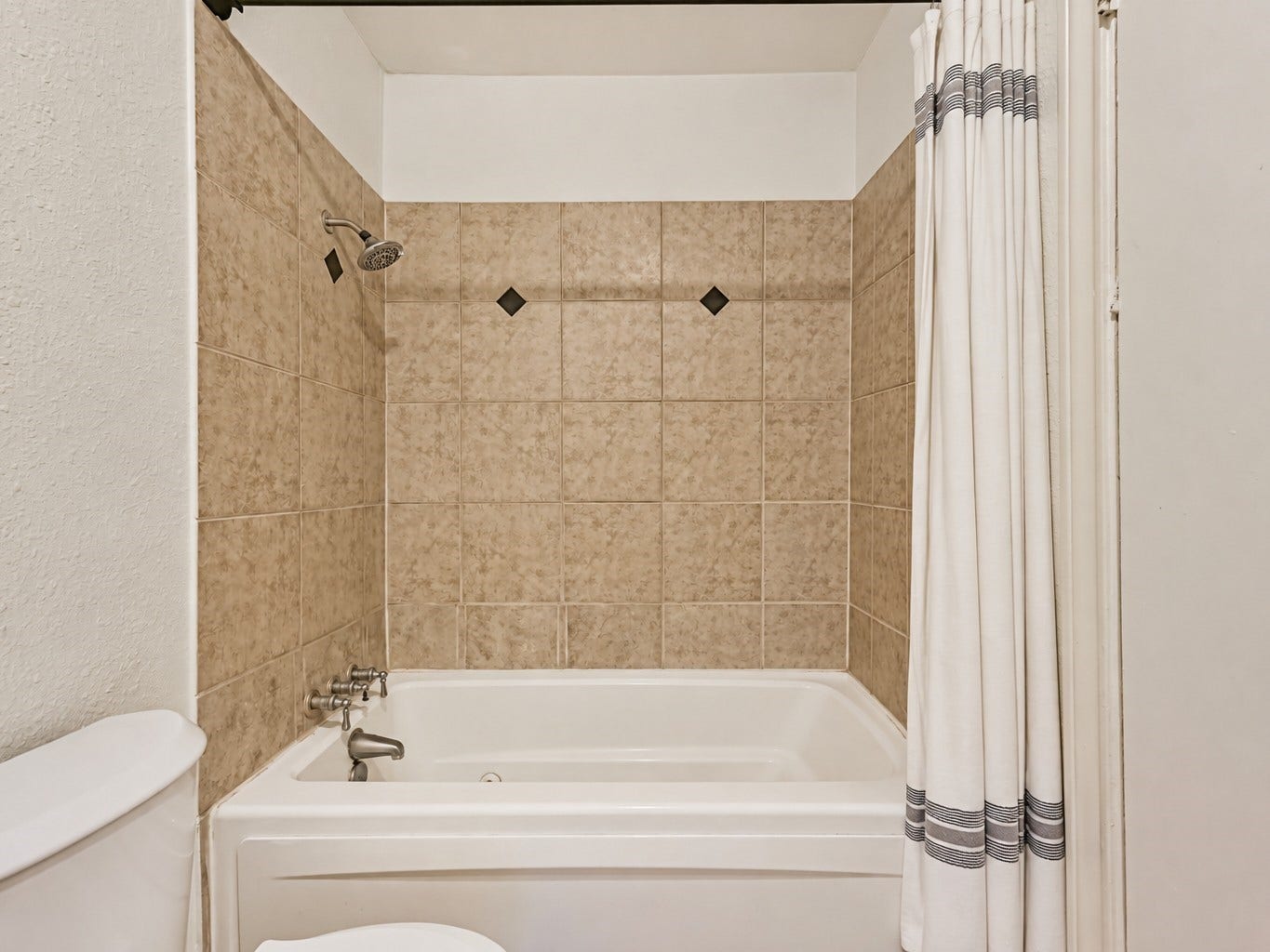 5215 Arboles Drive, #C, Houston, TX 77035 5215 Arboles Drive, #C, Houston, TX 77035